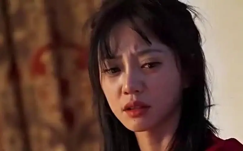 《总裁夫人是个假千金》：一场惊心动魄的身份替身游戏，揭秘豪门恩怨与真情抉择！